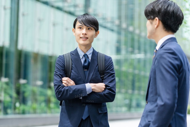 共通の友人に相談する