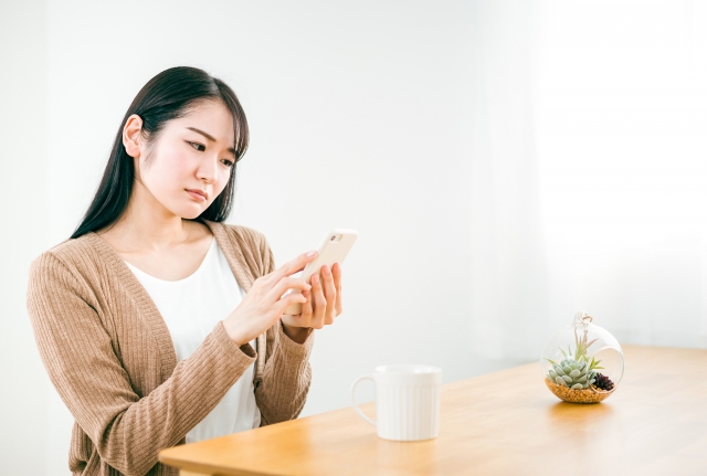 彼氏から1日連絡が来ない…女性100人が実践した対処法18選