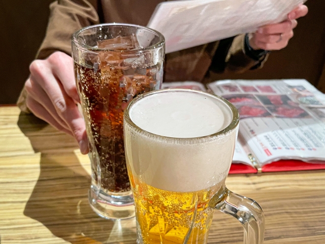 自分も飲み会に参加する