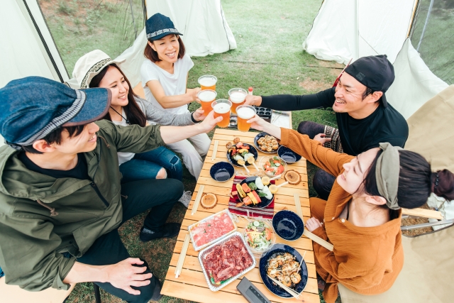 異性の友人と仲良くする