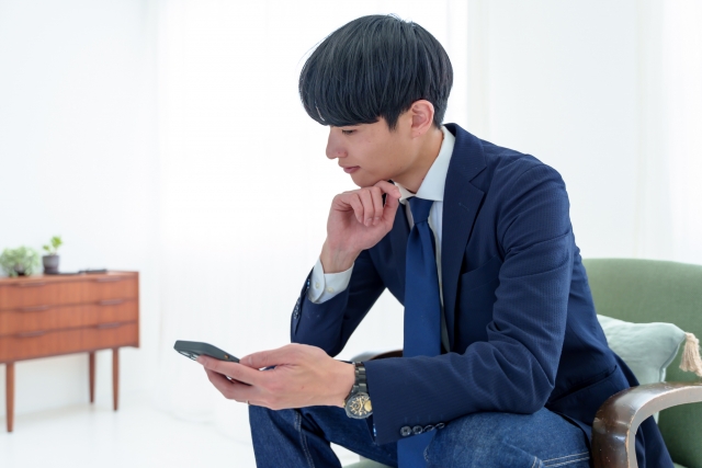 月 に 一 回 しか 会わ ない 彼女 結婚